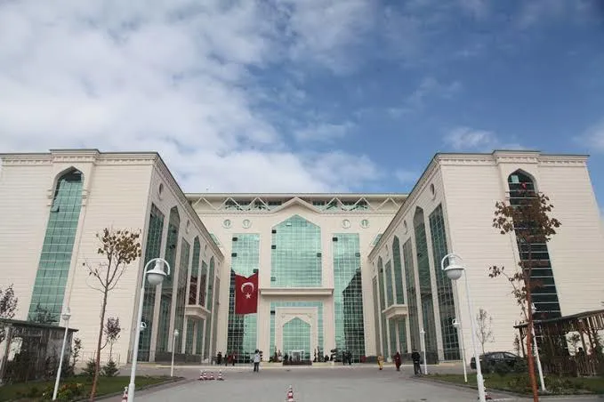 Ankara Yıldırım Beyazıt Universiteti 